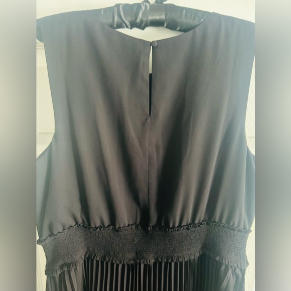 Croft & Barrow NWT sleeveless pleated midi dress. 0X, only color in stock -black - Picture 7 of 8